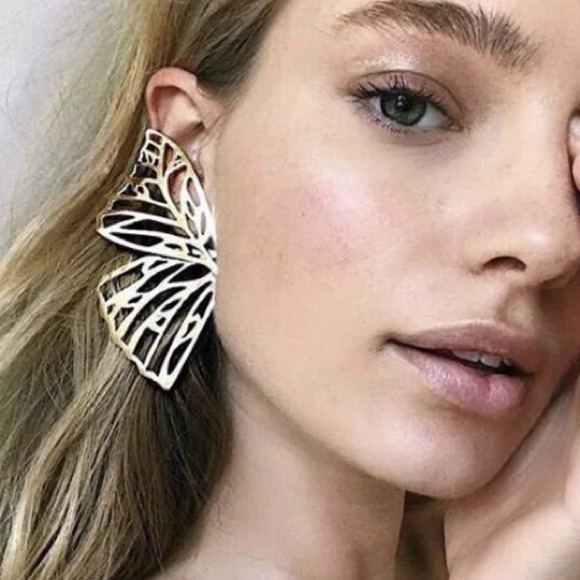 Jewelry - ⚜️[𝟯/$𝟭𝟴]⚜️Big Gold Butterfly Boho Earrings NEW